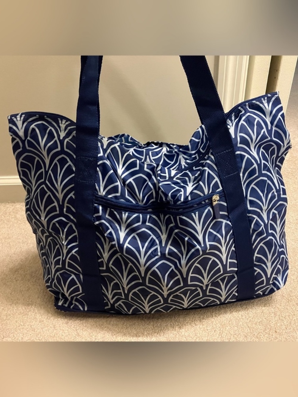 NWOT RuMe C-Fold Packable Nylon Duffel Bag Travel Tote Blue White Geometric
